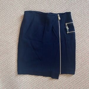 VINCE CAMUTO Front Zip Asymmetrical Knit Skirt, navy, Size 4P, amazing worn